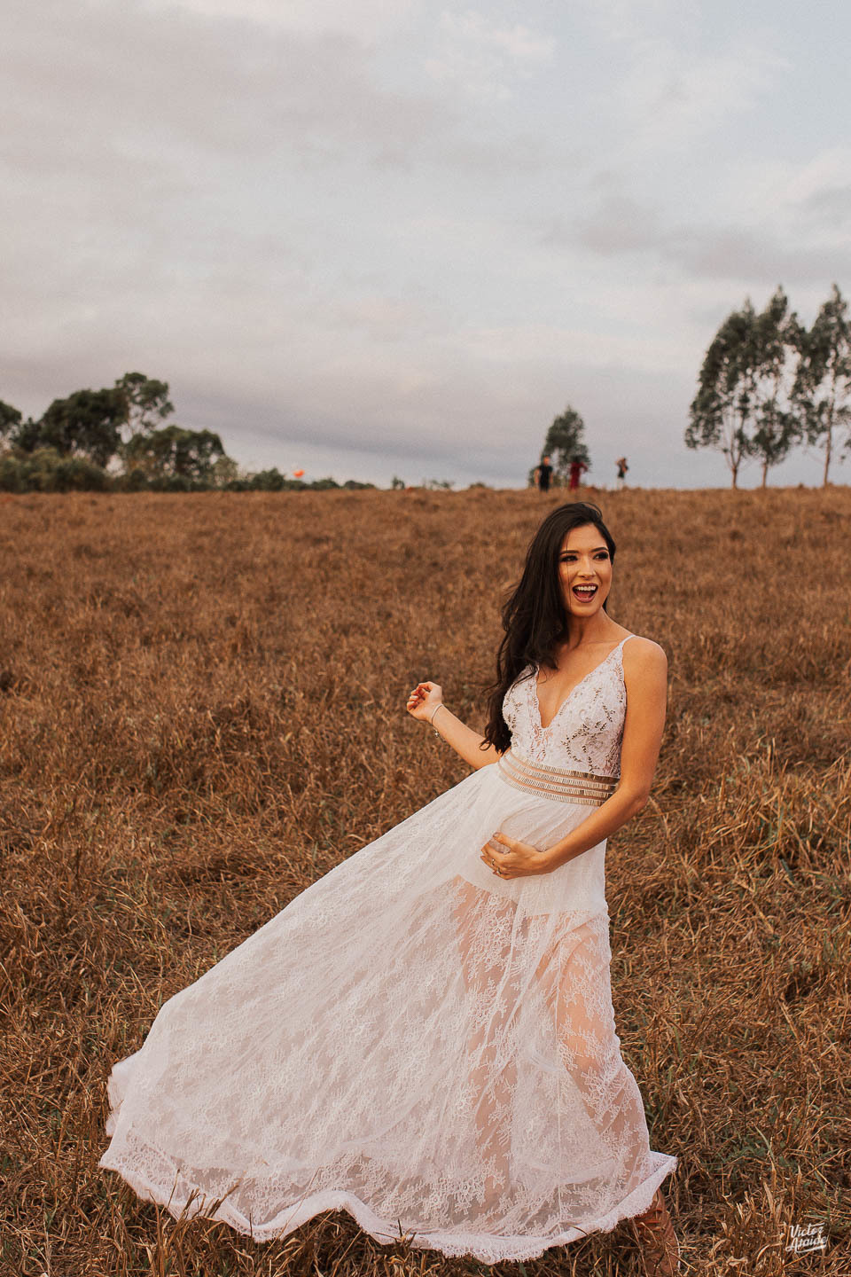 29 semanas de gestação, belo horizonte, espaço shangrilá, fotografia, fotógrafo, fotógrafo de gestante, gestante, grama seca, local para ensaio de gestante, mateus leme, pedro leopoldo, plantação, victor ataide