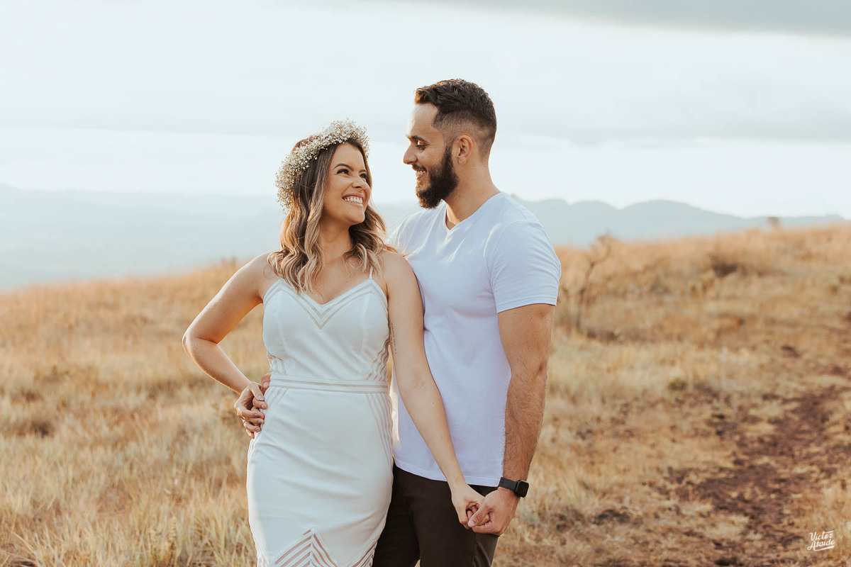 belo horizonte, ensaio de casal, ensaio de noivos, ensaio no topo do mundo, ensaio pré-casamento, ensaio rústico, fotografia, fotógrafo, fotógrafo de casamento, fotos no topo do mundo em brumadinho, la vinicola, pedro leopoldo