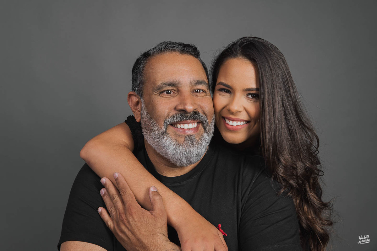 ensaio de família bh, fotos de família, retrato de família bh, ensaio pais e filhos, estúdio fotográfico bh, família de preto, retrato de família