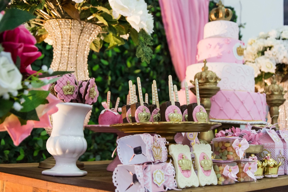 decoração festa realeza, doces personalizados