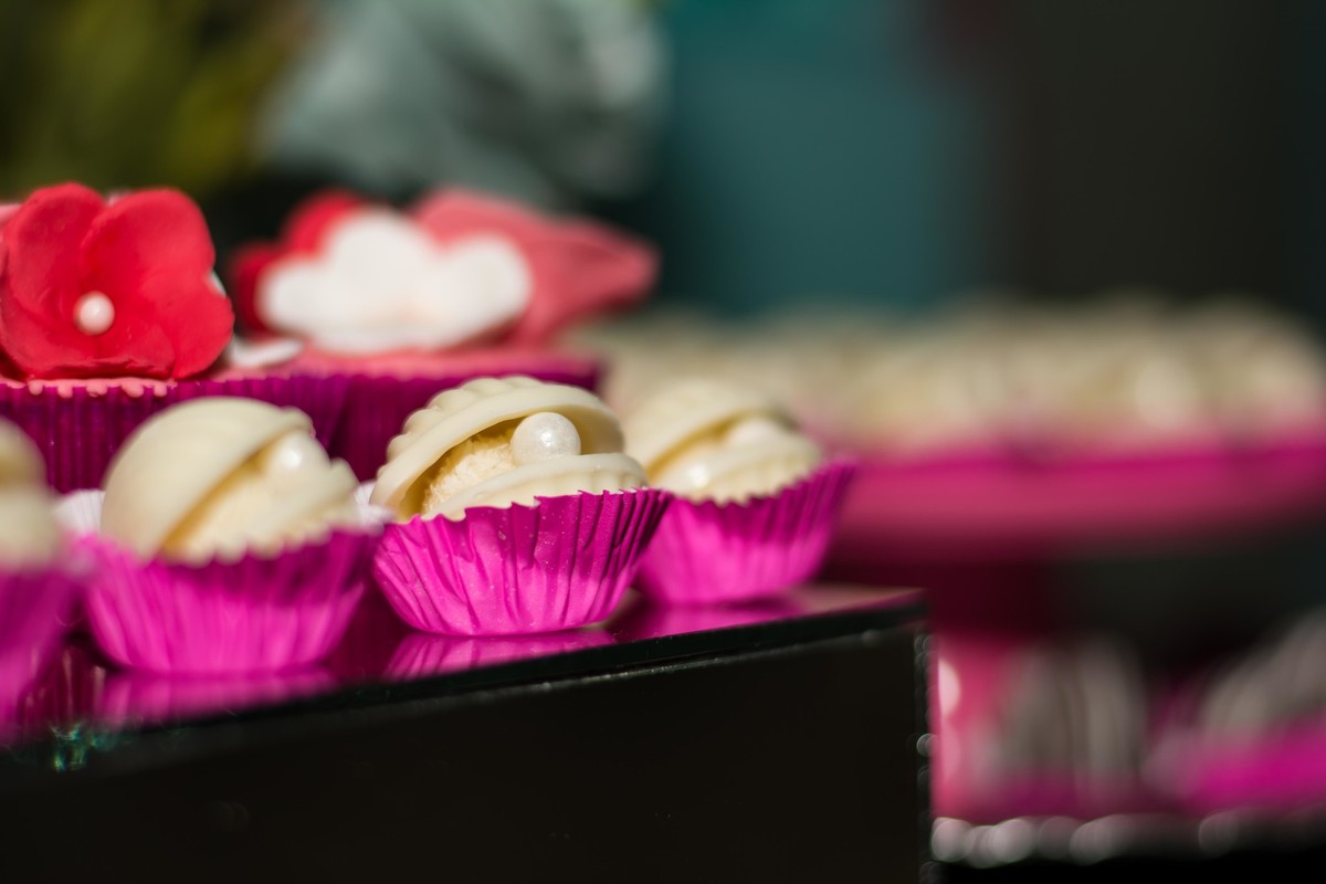 Decoração azul turquesa 15 anos festa debutante Arujá - SP por Paty Ramalho Fotografa doces finos personalizados com pérolas
