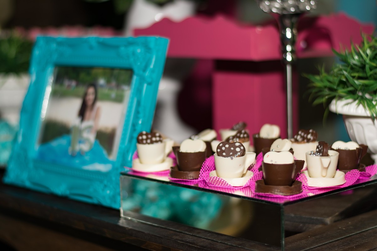 Decoração azul turquesa 15 anos festa debutante Arujá - SP por Paty Ramalho Fotografa docinhos finos