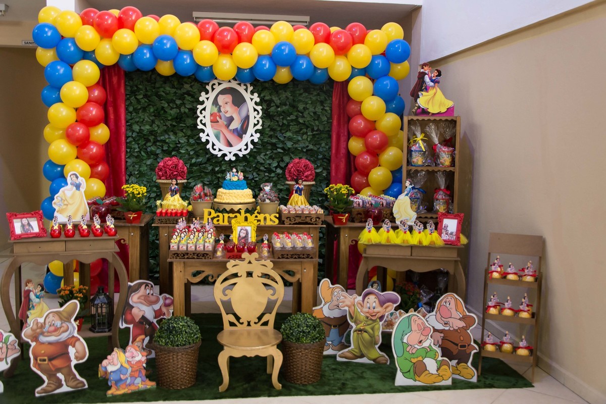 Decoração festa de aniversário branca de neve