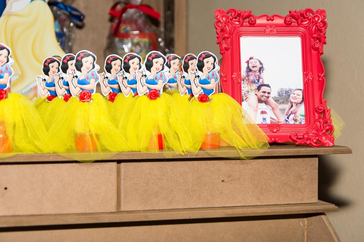 tubete branca de neve com saia de tule