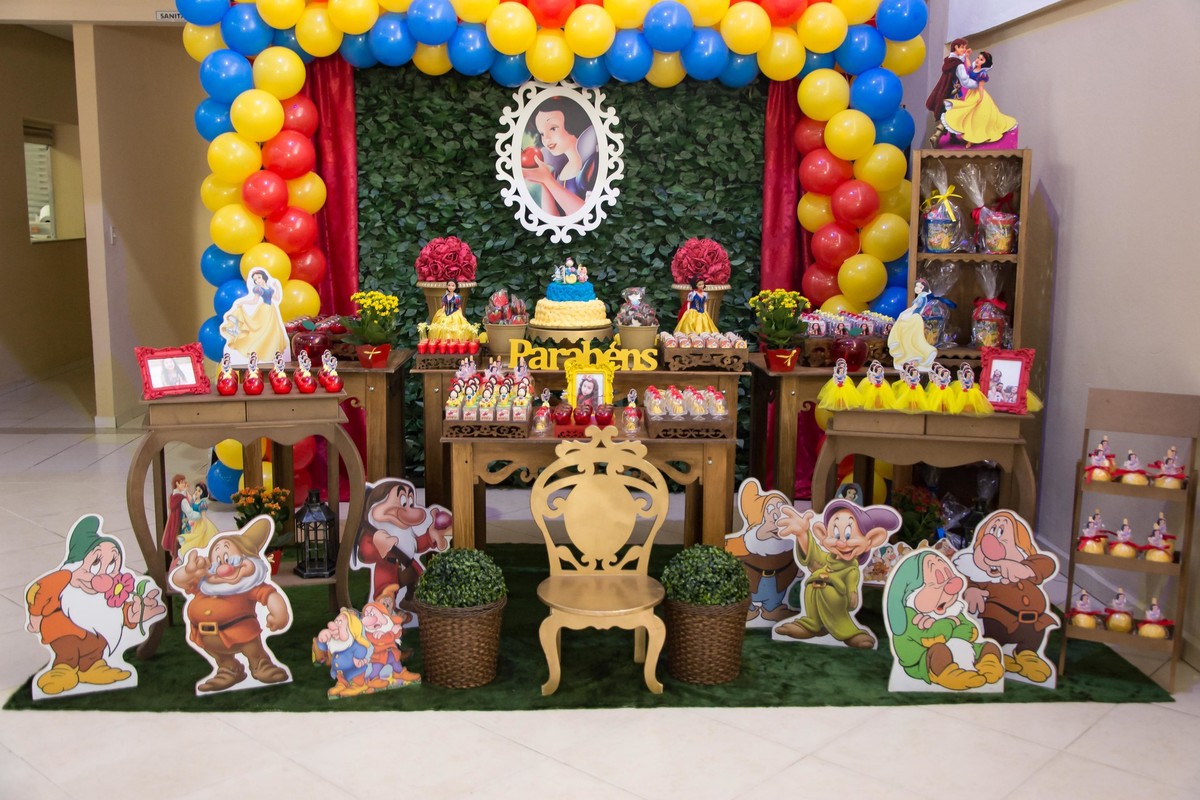 Decoração festa de aniversário branca de neve