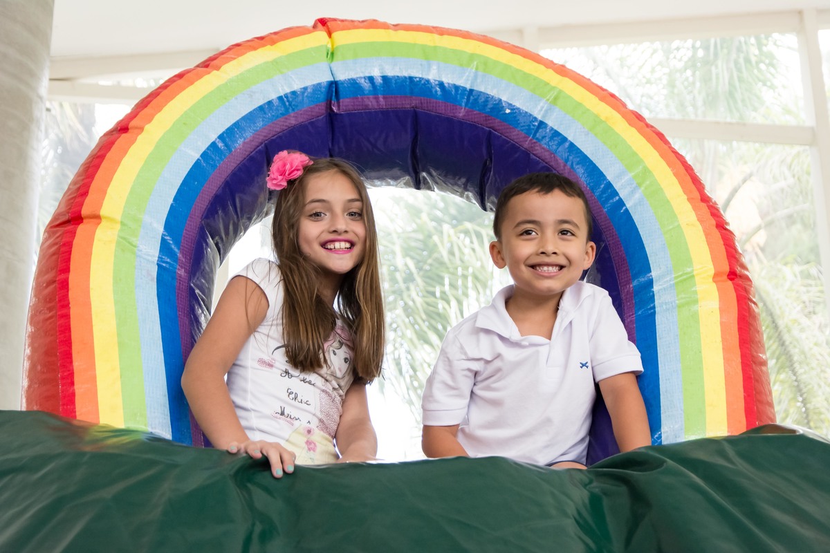 aniversario infantil em aruja, sp, crianças brincando, arco íris