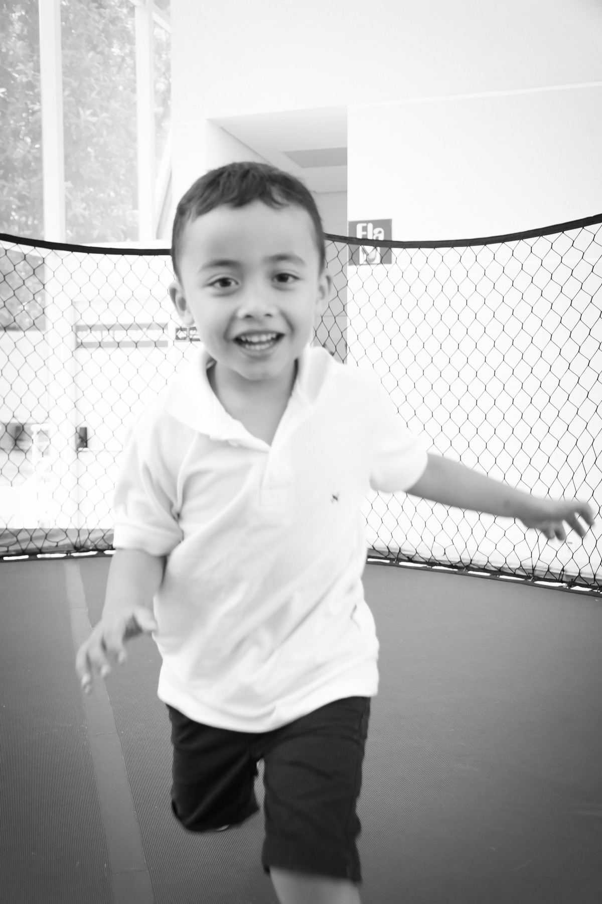 aniversario infantil em aruja, sp, criança no pula pula