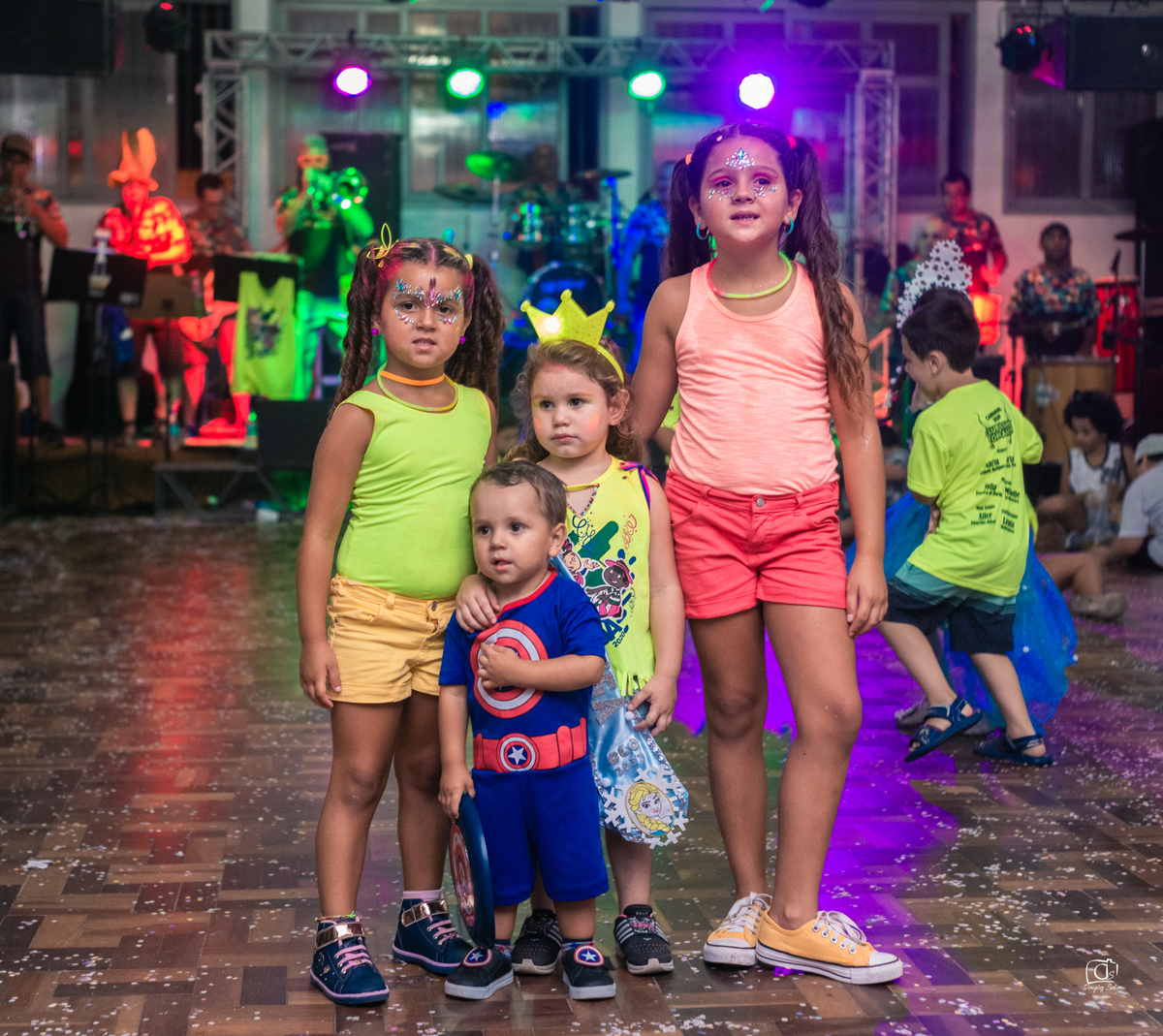 baile;infantil;carnaval;liame;decoração;mascara;apresentação;make