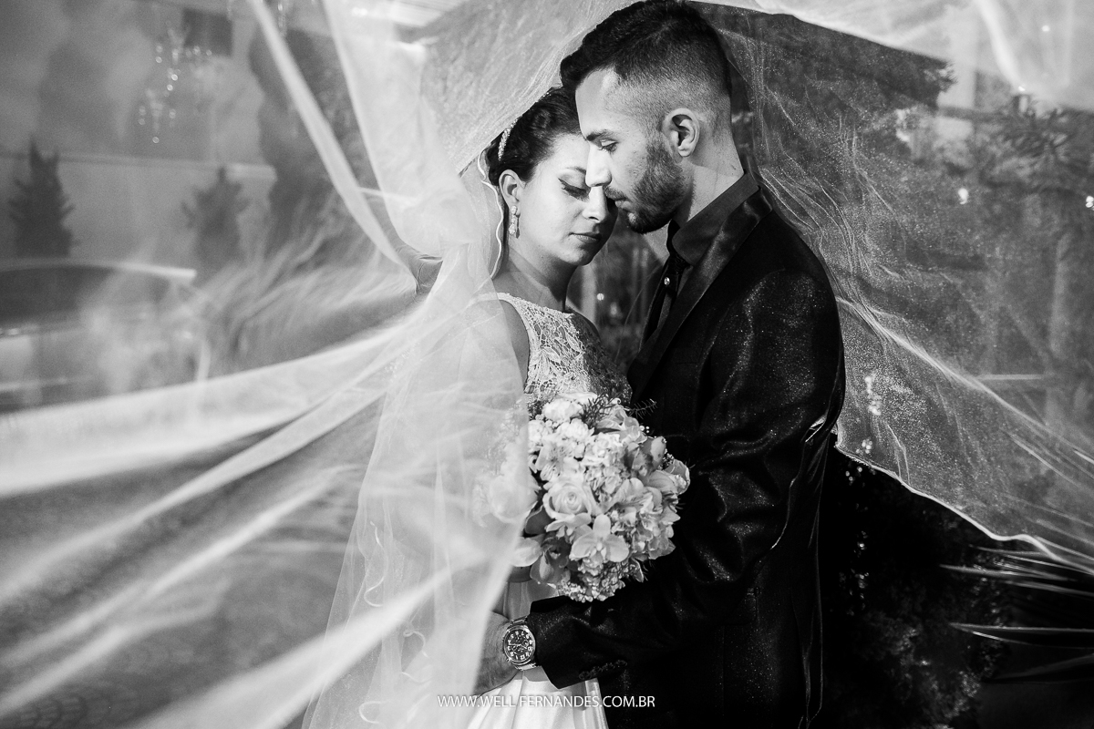 foto do véu no ensaio dos noivos