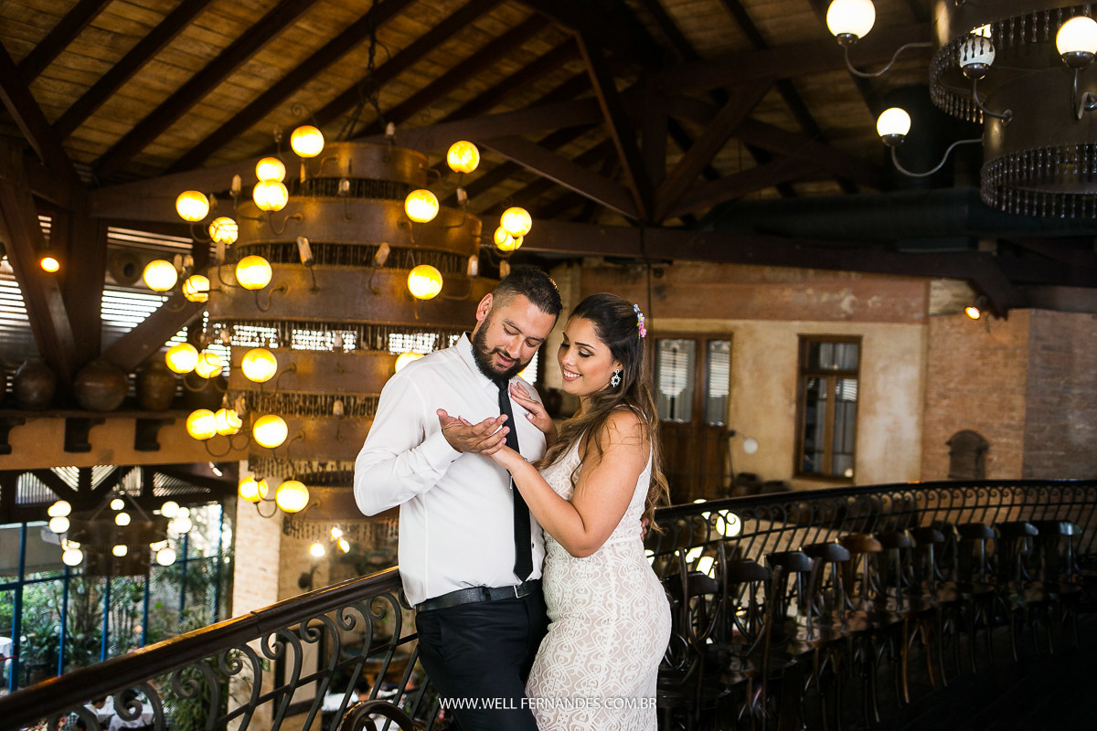 retratos dos noivos no restaurante Famiglia Mancini