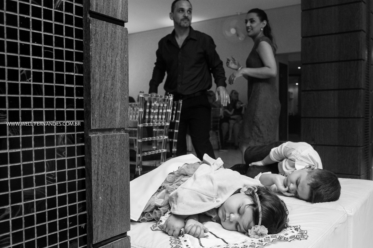 bebês dormindo na festa do casamento