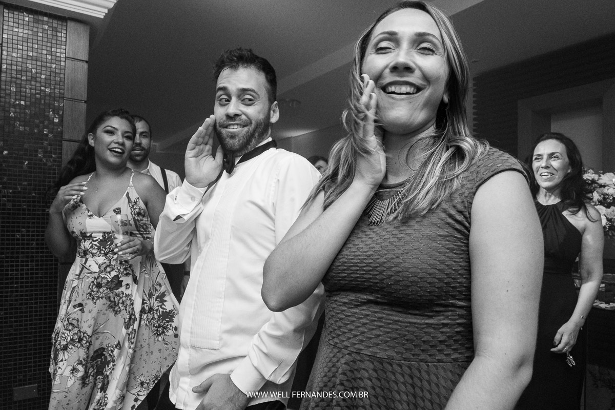 careta da convidada na festa de casamento