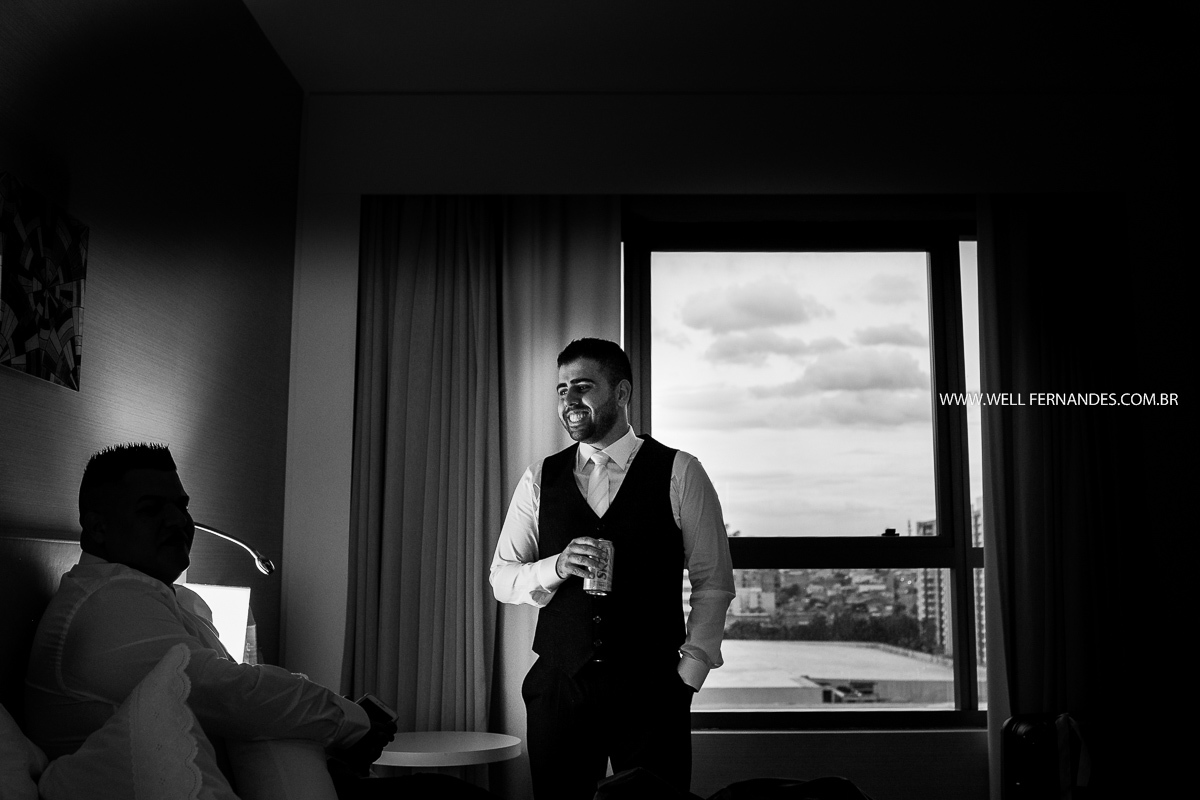 noivo tomando cerveja