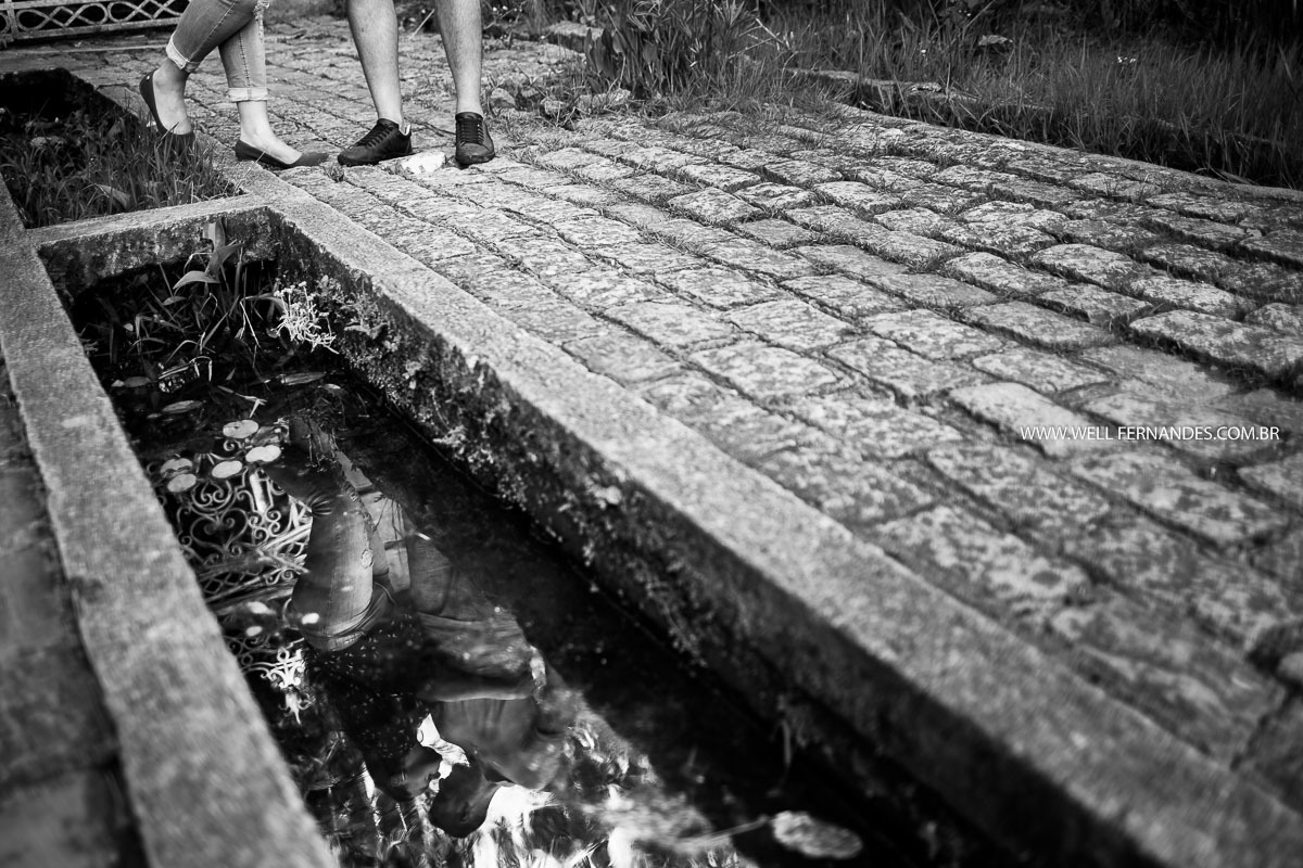 reflexo do casal na água