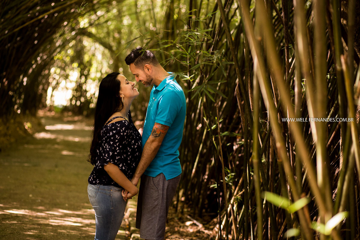 fotografia casal nos bambus