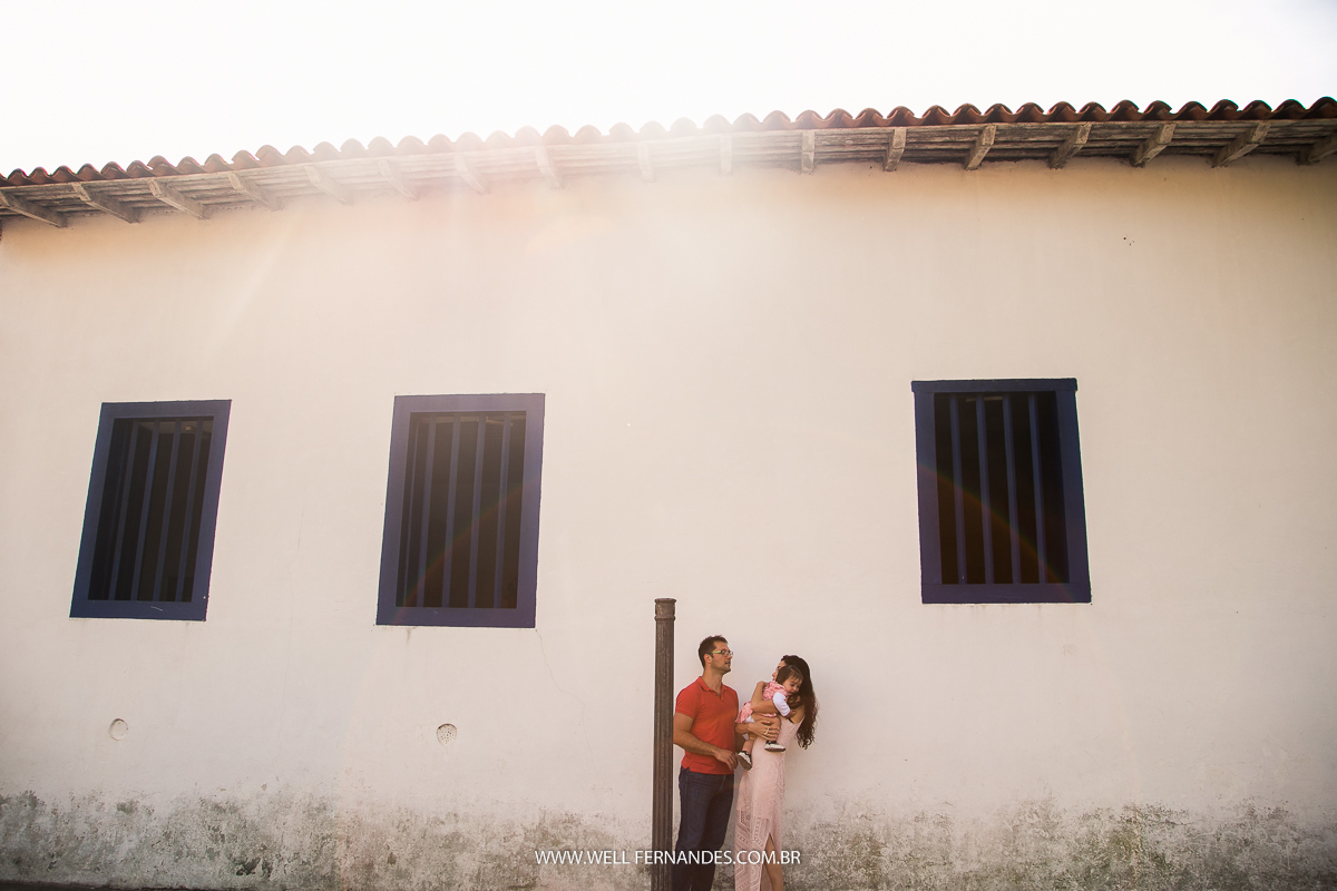 familia brincando na rua