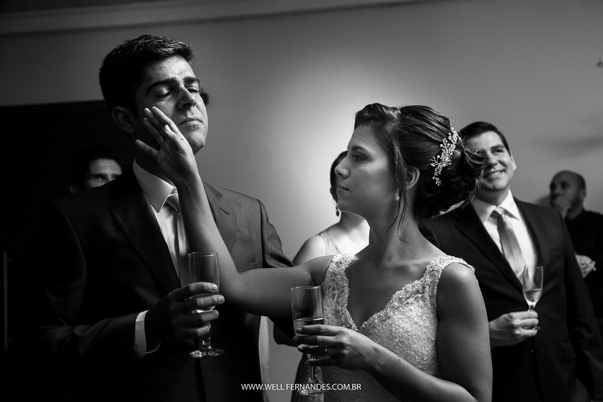 noivo emocionado durante a retrospectiva