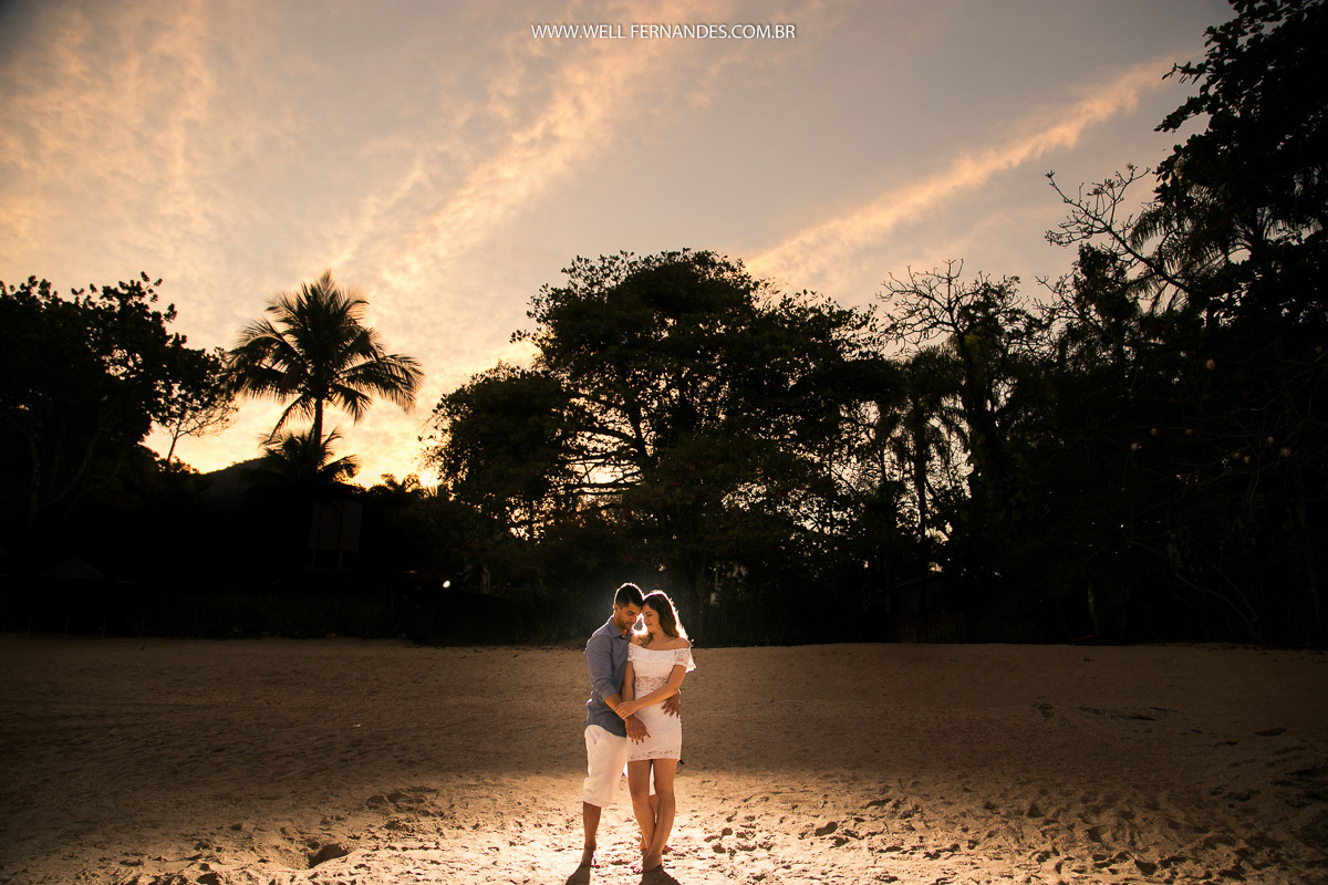 ensaio pre wedding ao nascer do sol em ubatuba
