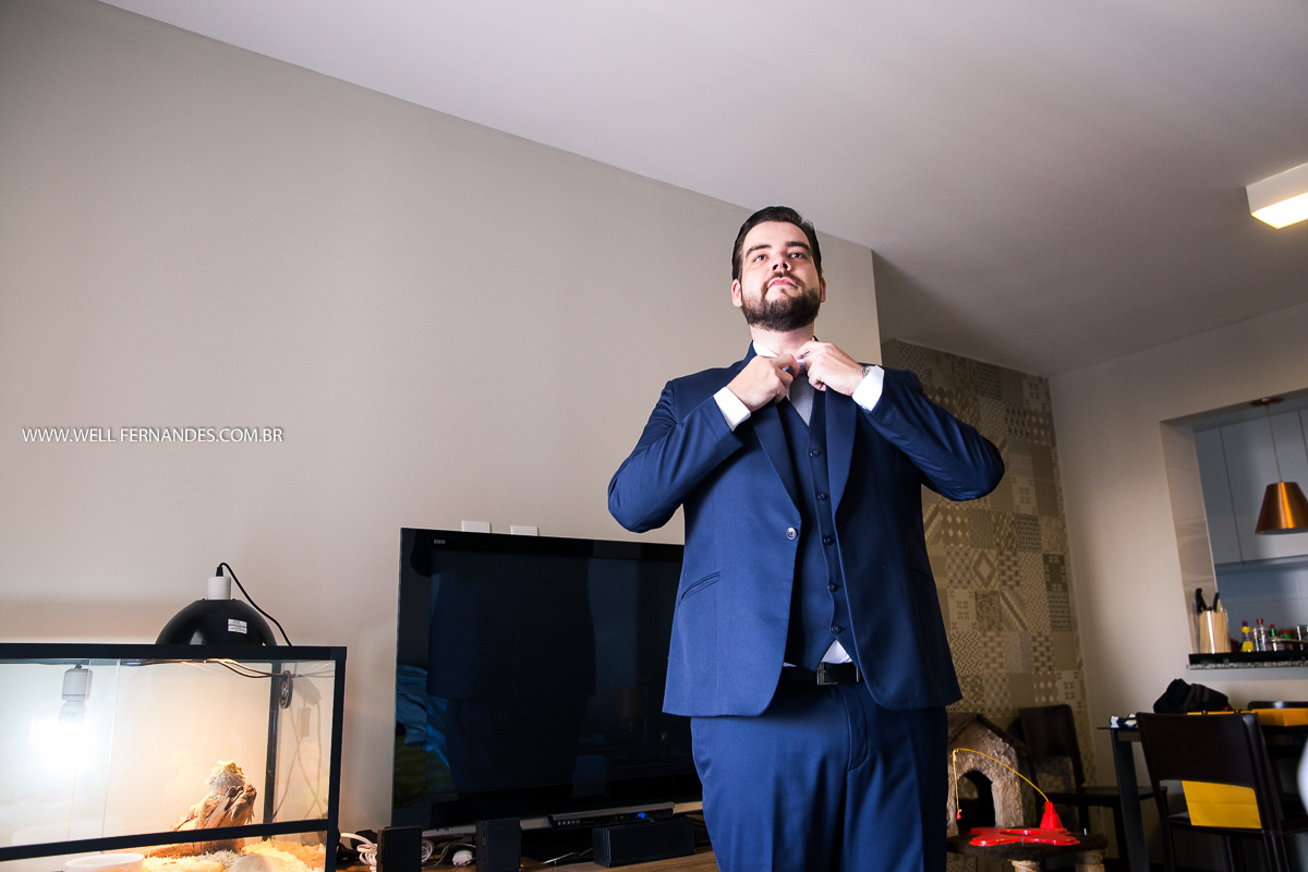 noiva se preparando em seu apartamento