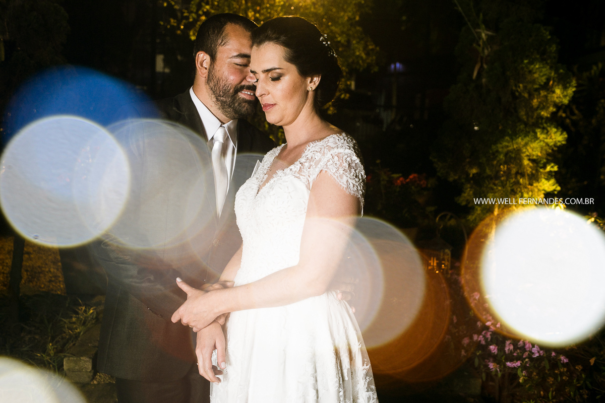 foto linda do casal de noivos no ensaio