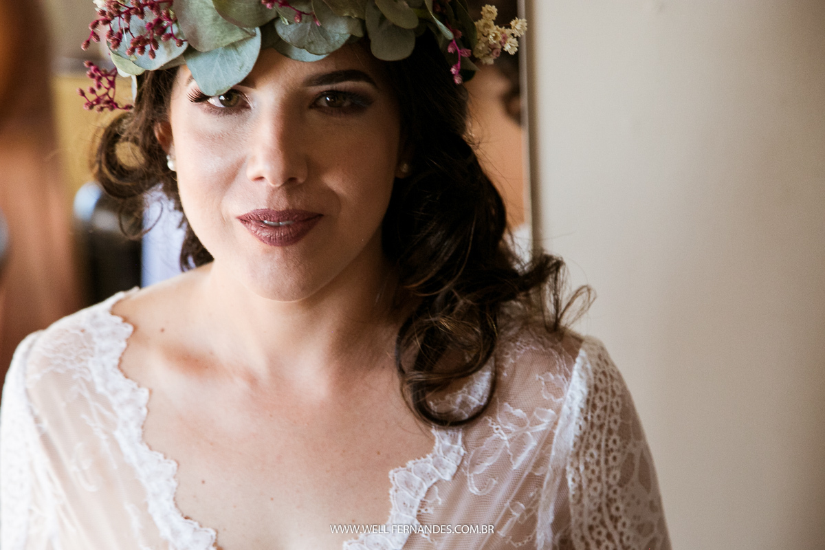 noiva olhando para a camera
