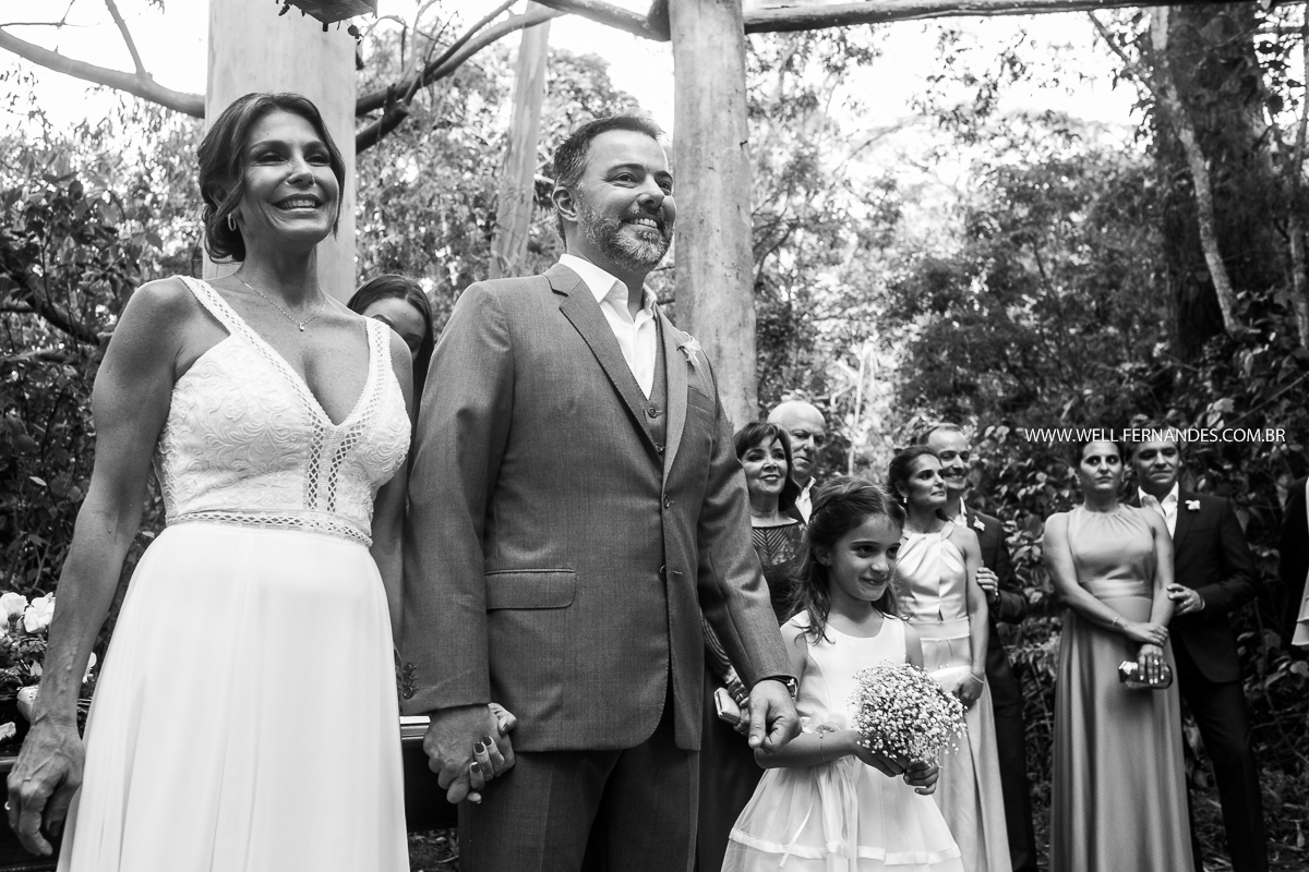 noivos observando a entrada dos noivinhos