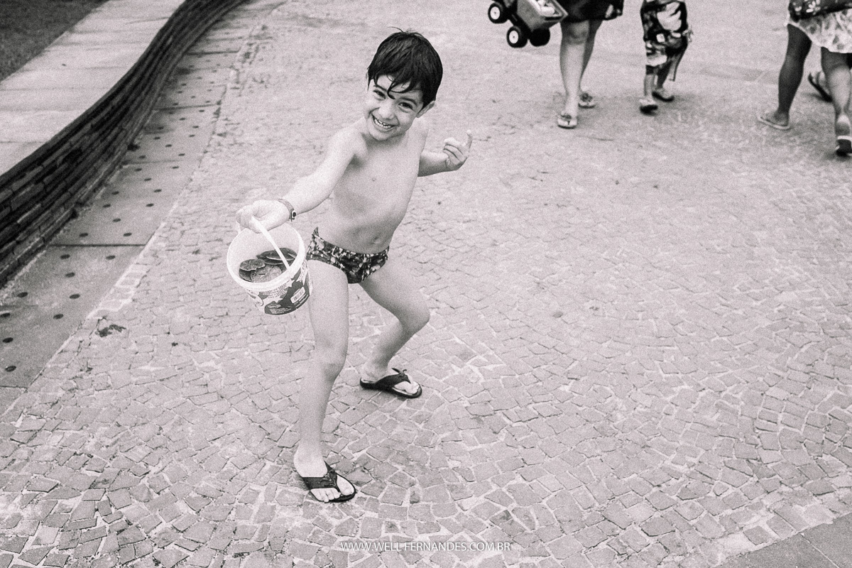 fotografia documental de familia na praia