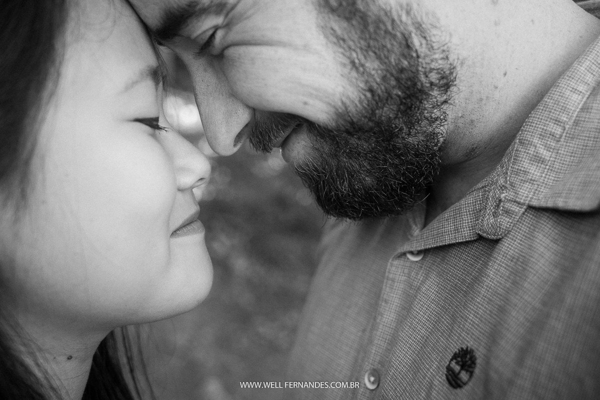 testinha do casal feliz em seu ensaio