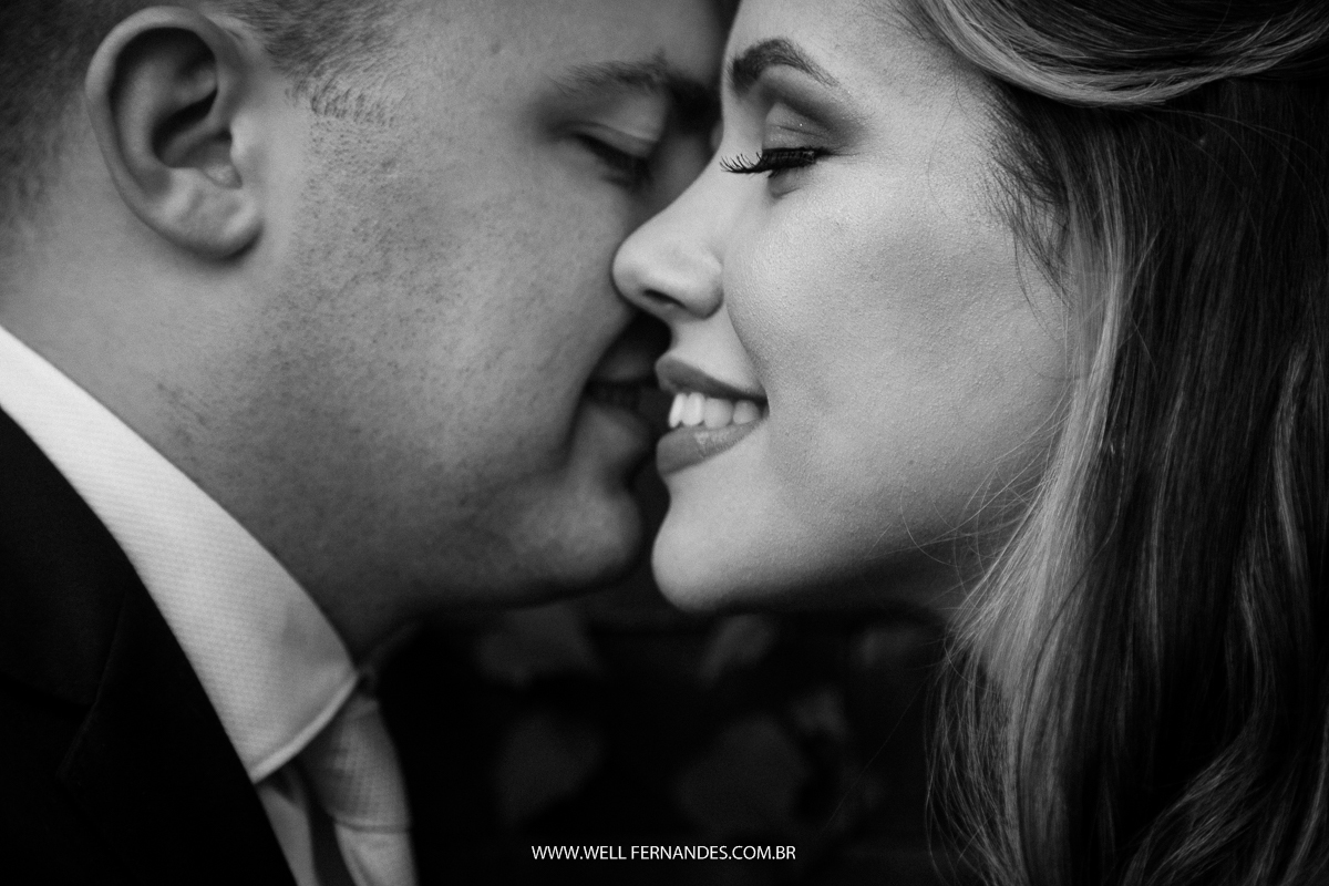 close em uma foto bonita em preto e branco