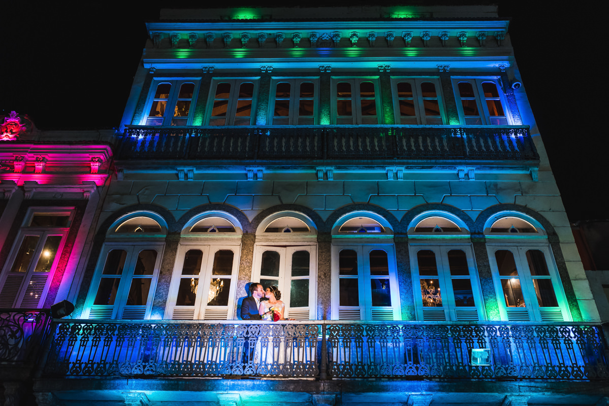 Ensaio do noivos Karine e Pedro na varanda do Rio Scenarium, Rio de Janeiro/RJ