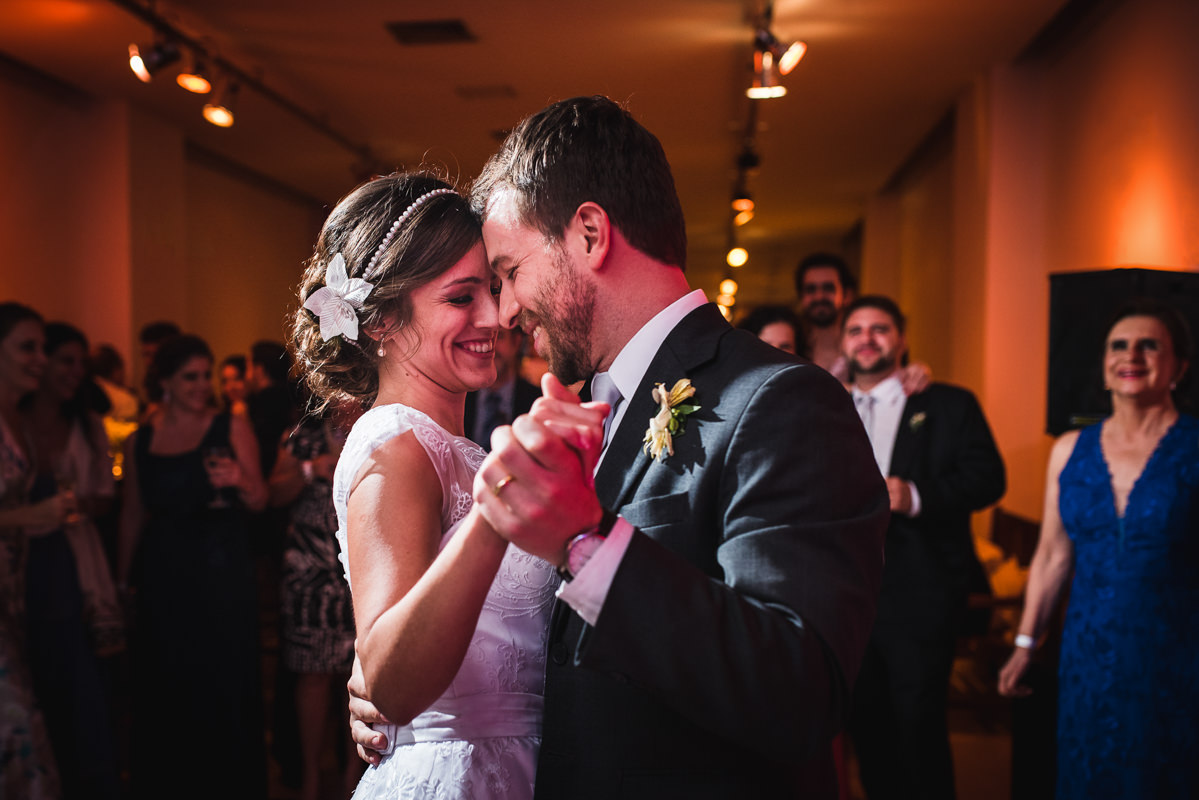 Dança do casal Karine e Pedro para abrir a pista na festa de casamento na Galeria Scenarium/Rio Scenarium, Rio de Janeiro/RJ