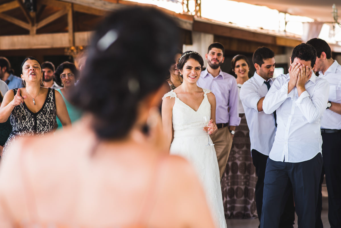 Mãe do noivo Israel fazendo discurso no casamento de Mariana e Israel, Recanto do Bosque, Guaratinguetá-SP