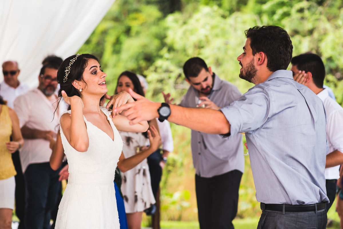 Pista de dança animada no casamento de Mariana e Israel, Recanto do Bosque, Guaratinguetá-SP
