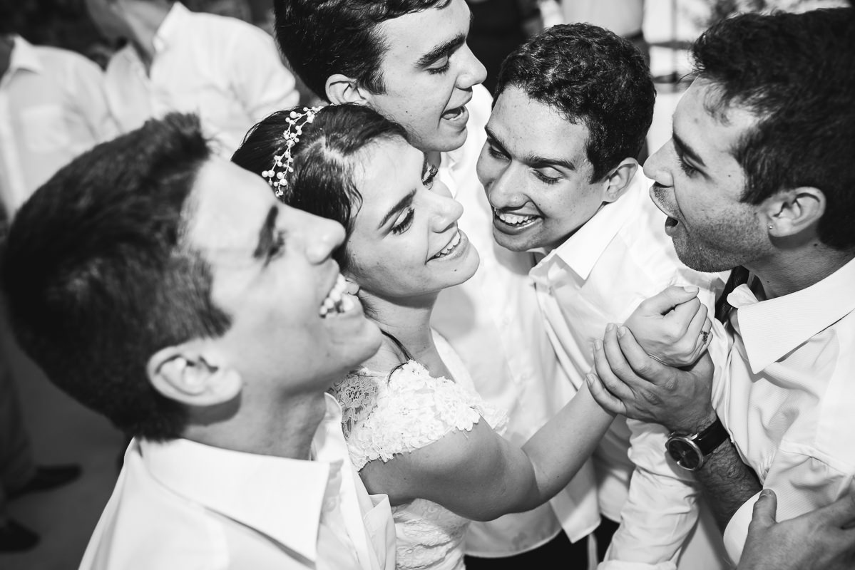 Pista de dança animada no casamento de Mariana e Israel, Recanto do Bosque, Guaratinguetá-SP