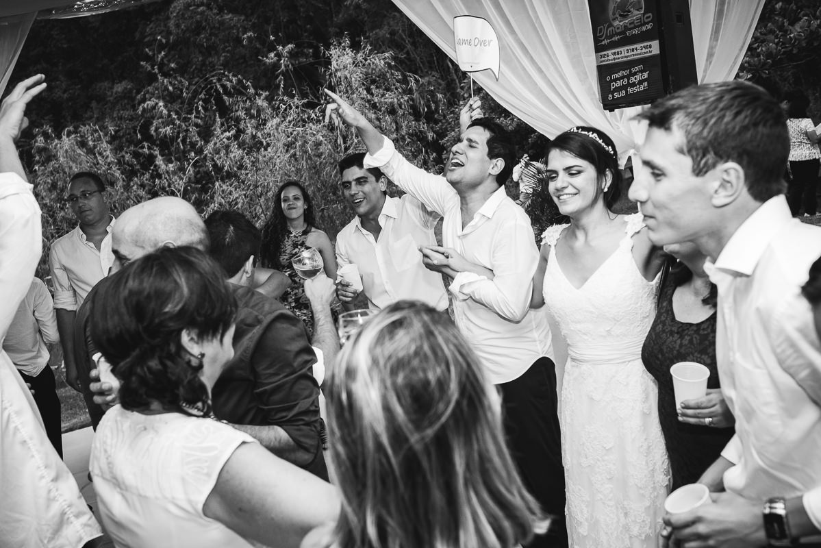 Pista de dança animada no casamento de Mariana e Israel, Recanto do Bosque, Guaratinguetá-SP