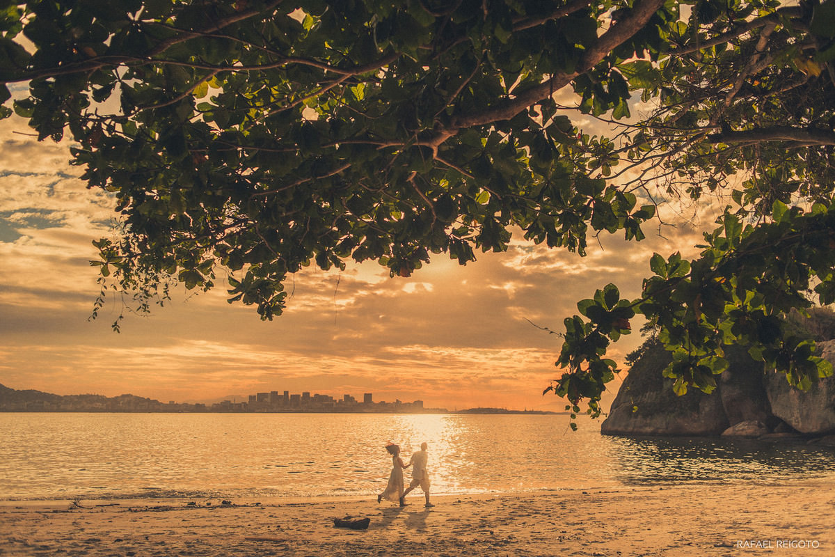 Lindo fim de tarde no ensaio do casal Mariana e Israel, Niterói/RJ