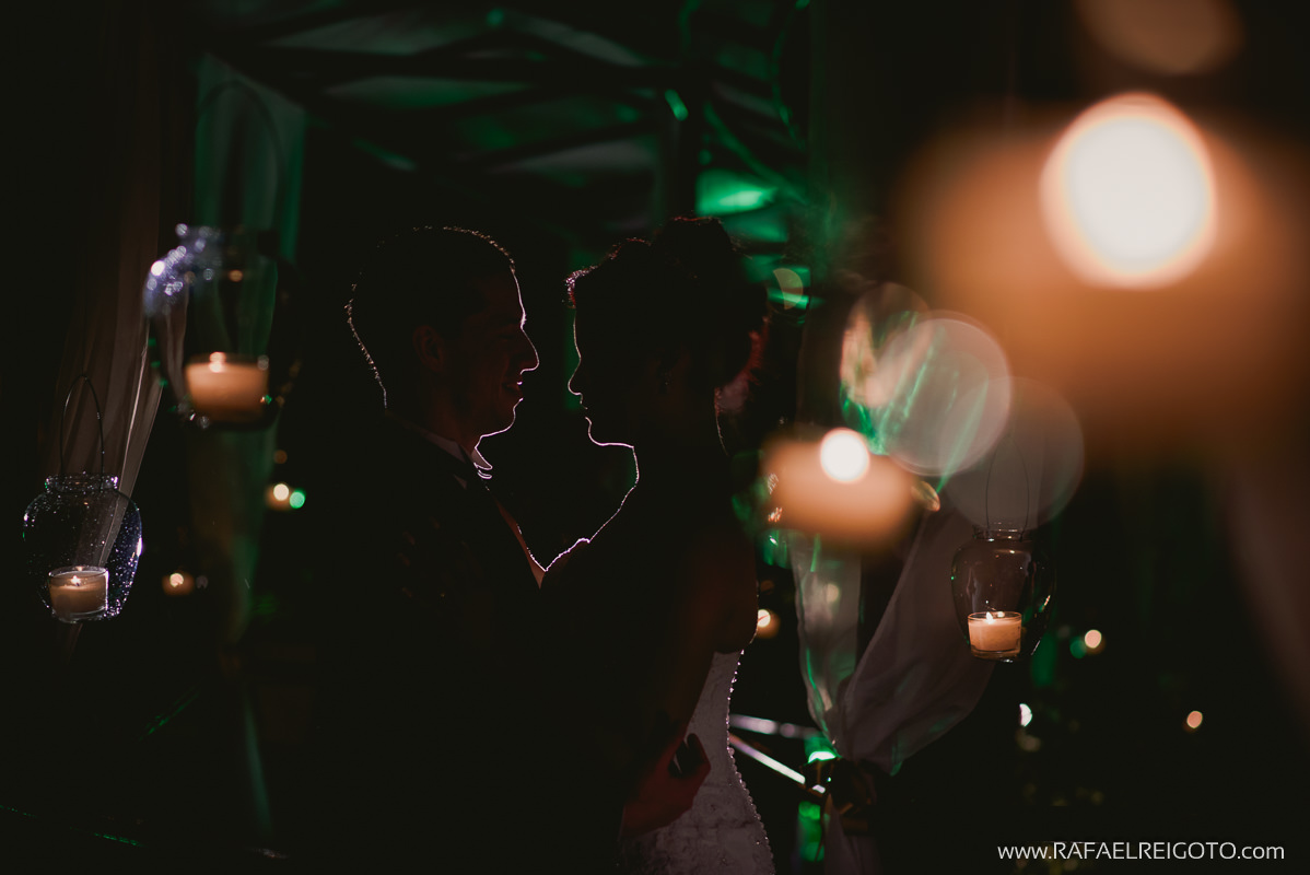 Ensaio do casal Priscila e Vitor depois da cerimônia de casamento na Green House Buffet, Ilha do Governador, Rio de Janeiro/RJ