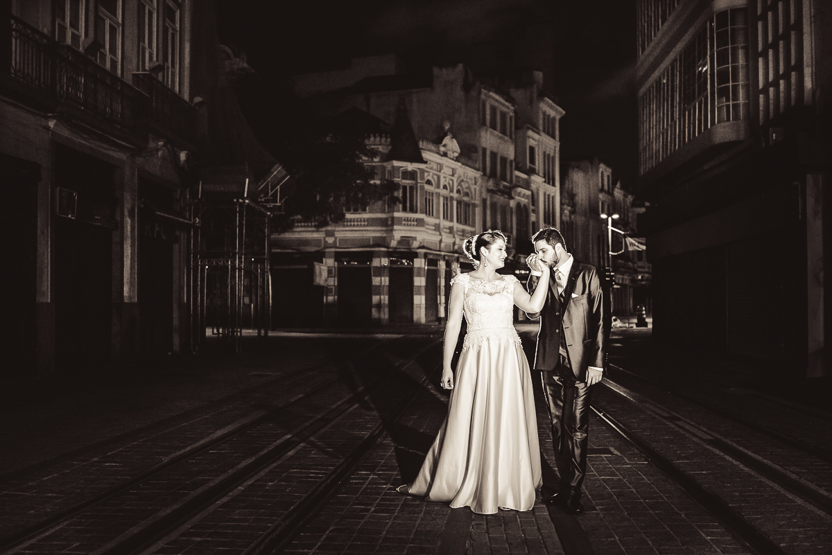 Ensaio do casal Débora e Leonardo no Centro do Rio após a cerimônia do seu casamento na Confeitaria Colombo, Rio de Janeiro-RJ