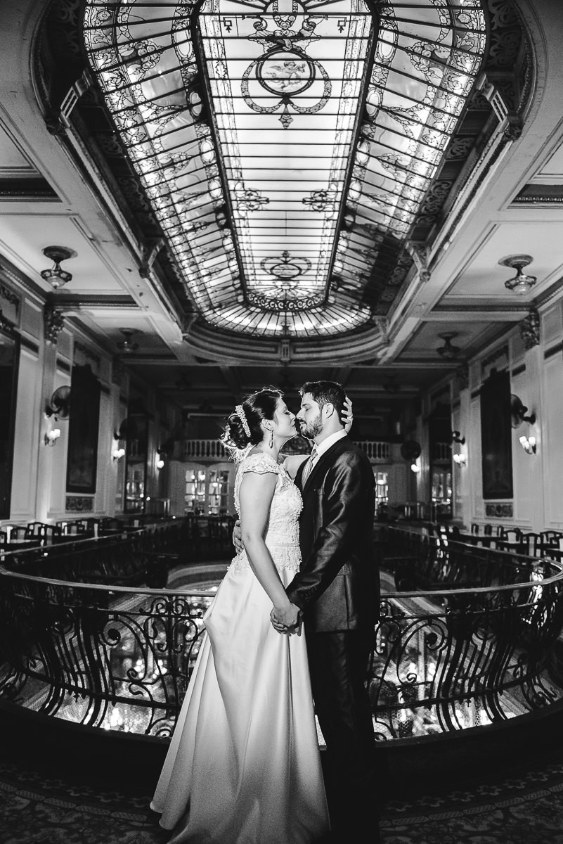 Ensaio após o casamento de Débora e Leonardo Guimarães Joias na Confeitaria Colombo, Centro, Rio de Janeiro-RJ
