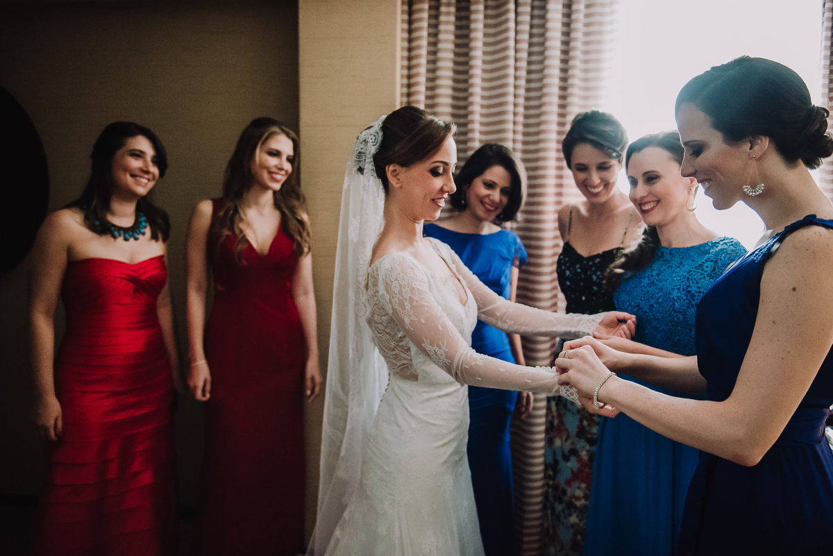  As madrinhas admirando a noiva Luana  no seu making of  no  Hotel Sheraton, Leblon, Rio de Janeiro-RJ