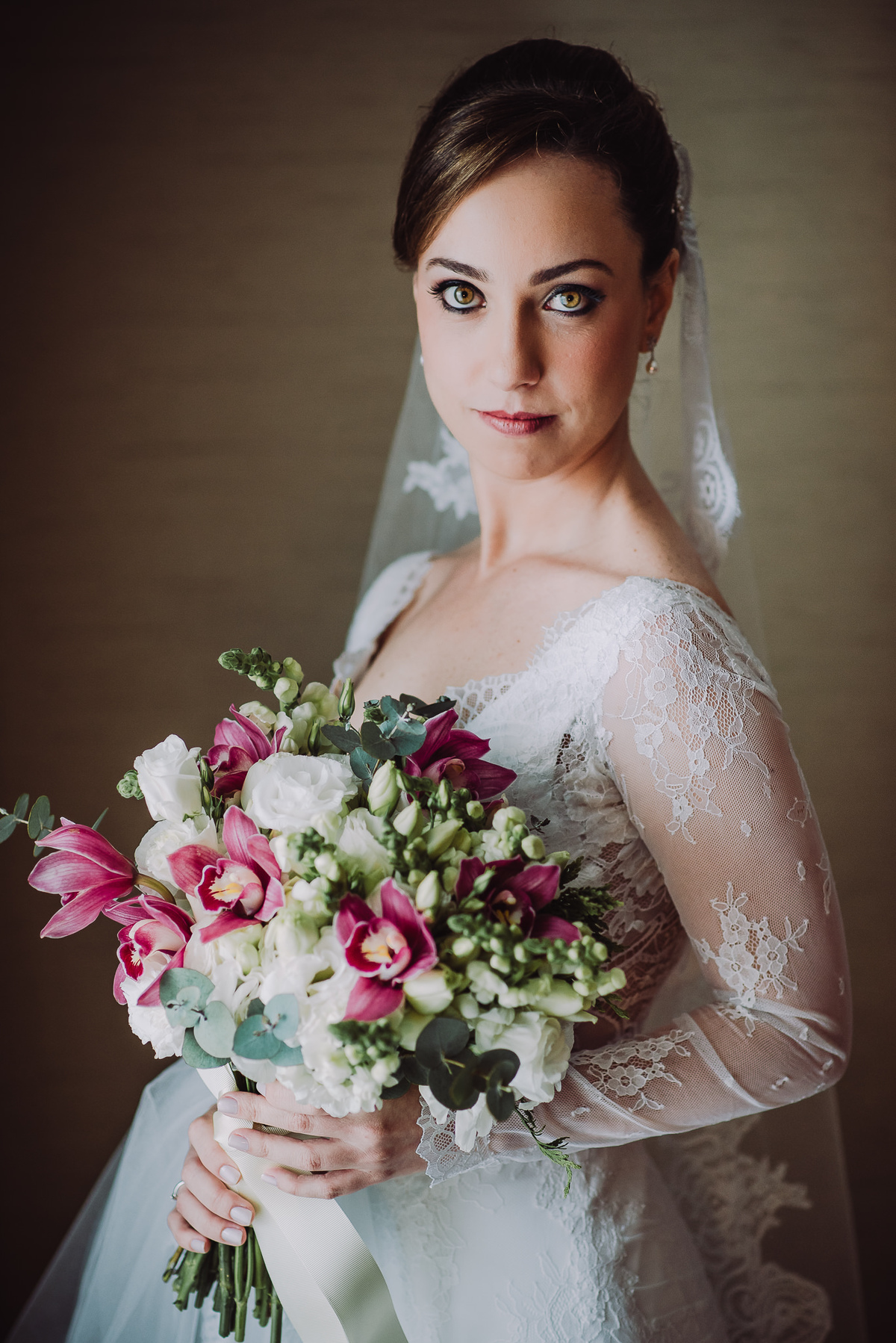 A noiva Luana pronta e arrumada no seu making of no Hotel Sheraton, Leblon, Rio de Janeiro-RJ