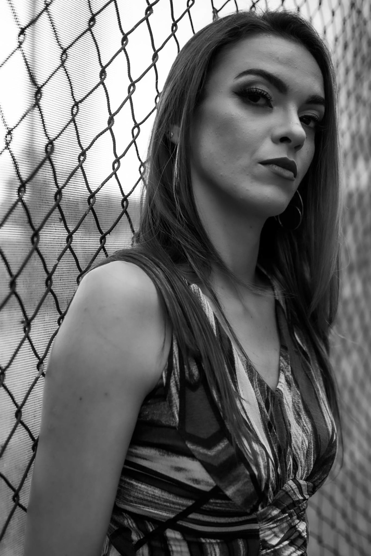 foto preto e branco na grade