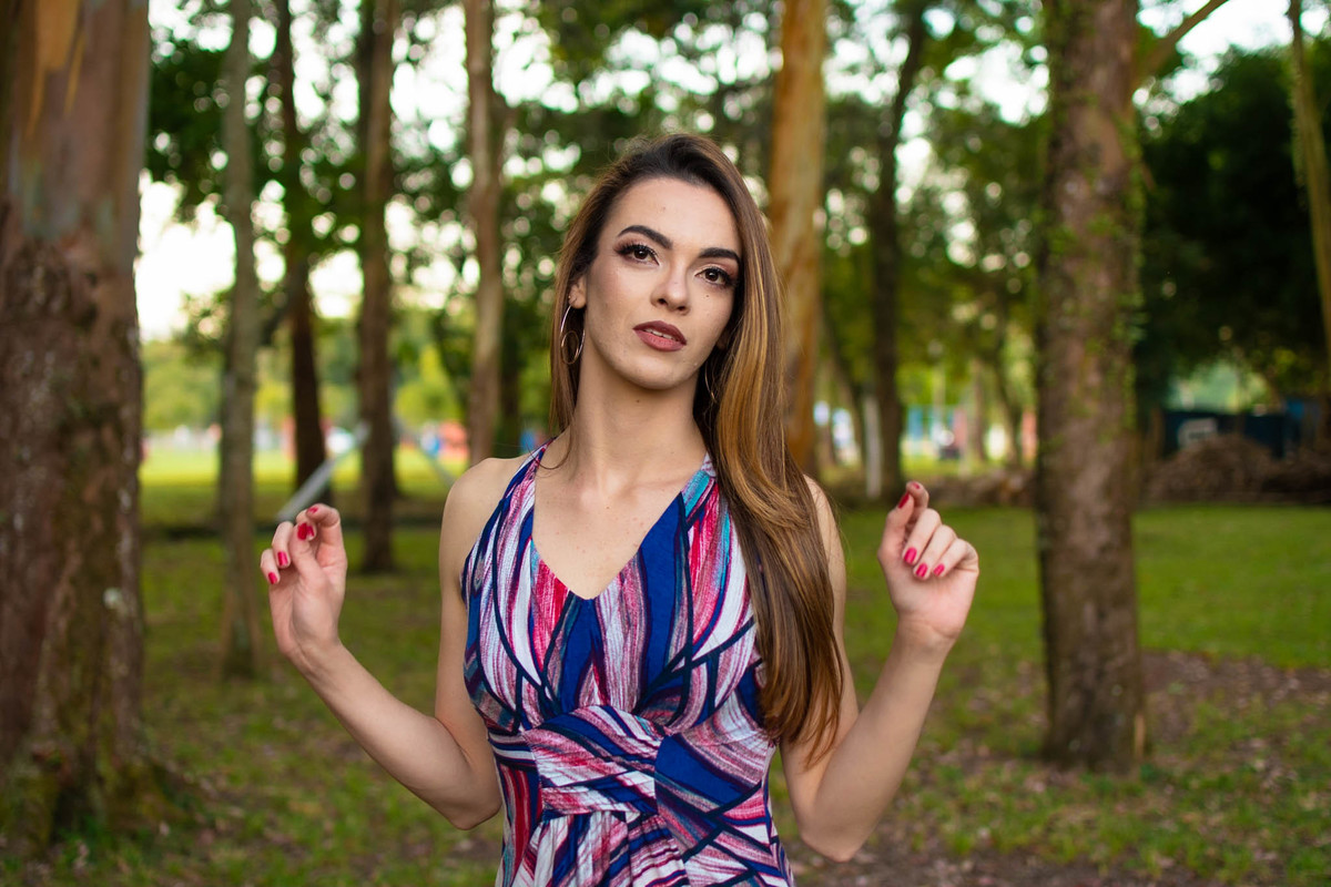 Foto entre as árvores