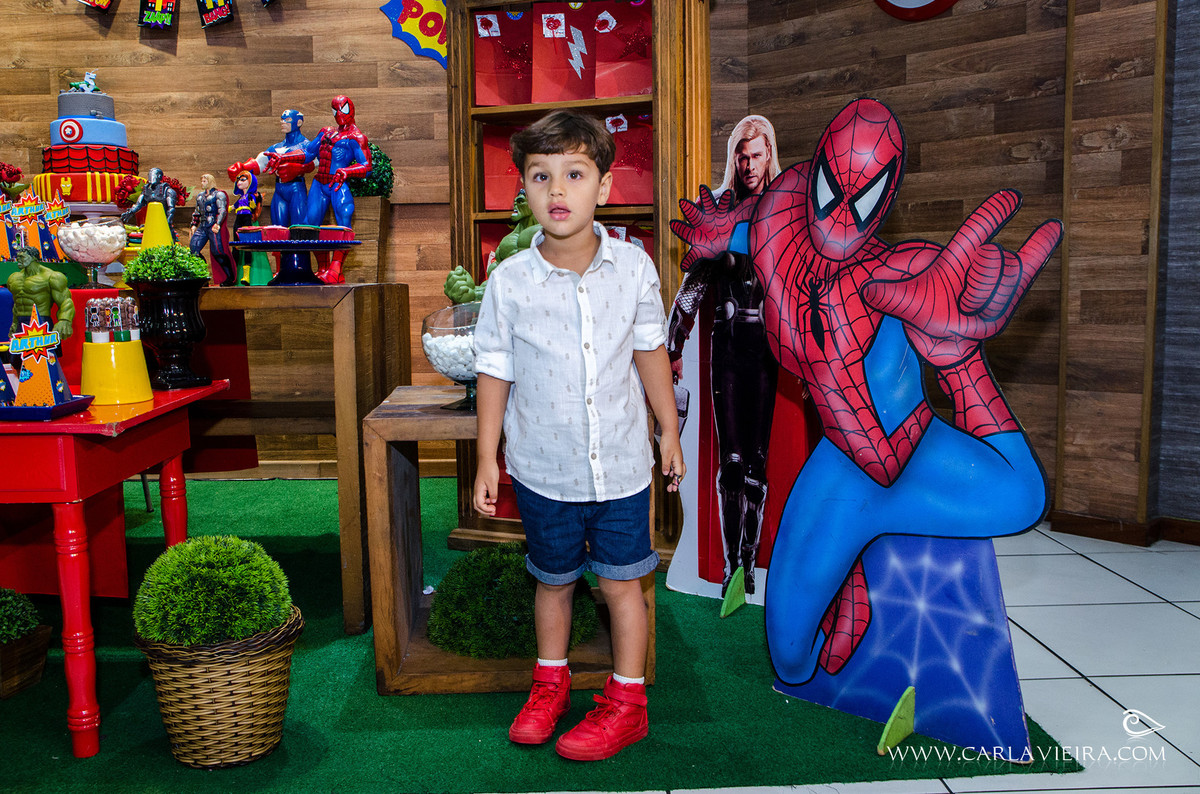 Festa Infantil; Liga da Justiça; Hulk; Homem de Ferro; Homem Aranha; Capitão América; festa de menino; Carla Vieira Fotografia