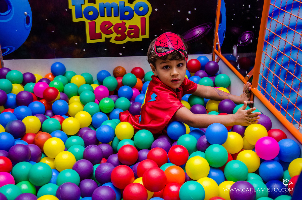 Festa Infantil; Liga da Justiça; Hulk; Homem de Ferro; Homem Aranha; Capitão América; festa de menino; Carla Vieira Fotografia