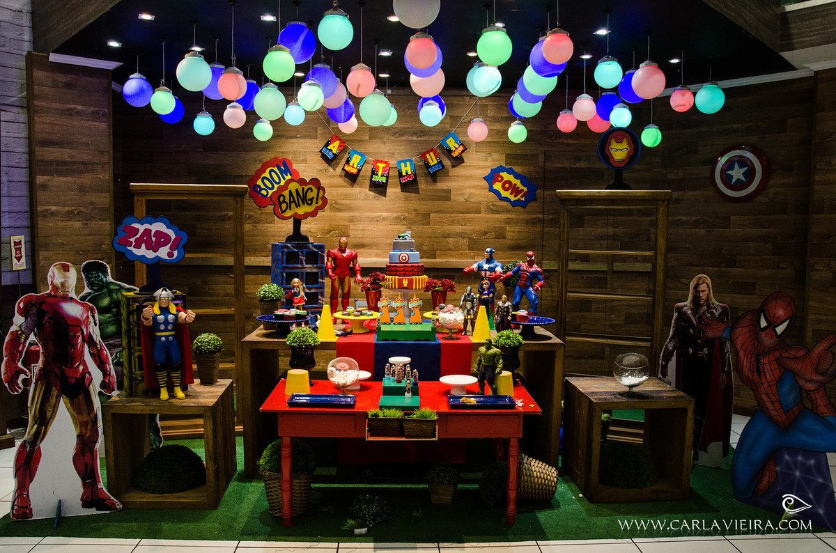 Festa Infantil; Liga da Justiça; Hulk; Homem de Ferro; Homem Aranha; Capitão América; festa de menino; Carla Vieira Fotografia