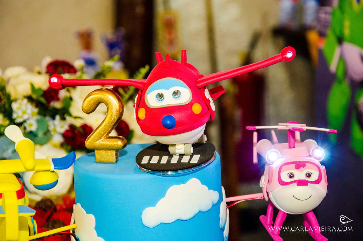 João Vítor - 2 anos; festa infantil; aniversário;  tema avião; festa no play; carla vieira fotografia