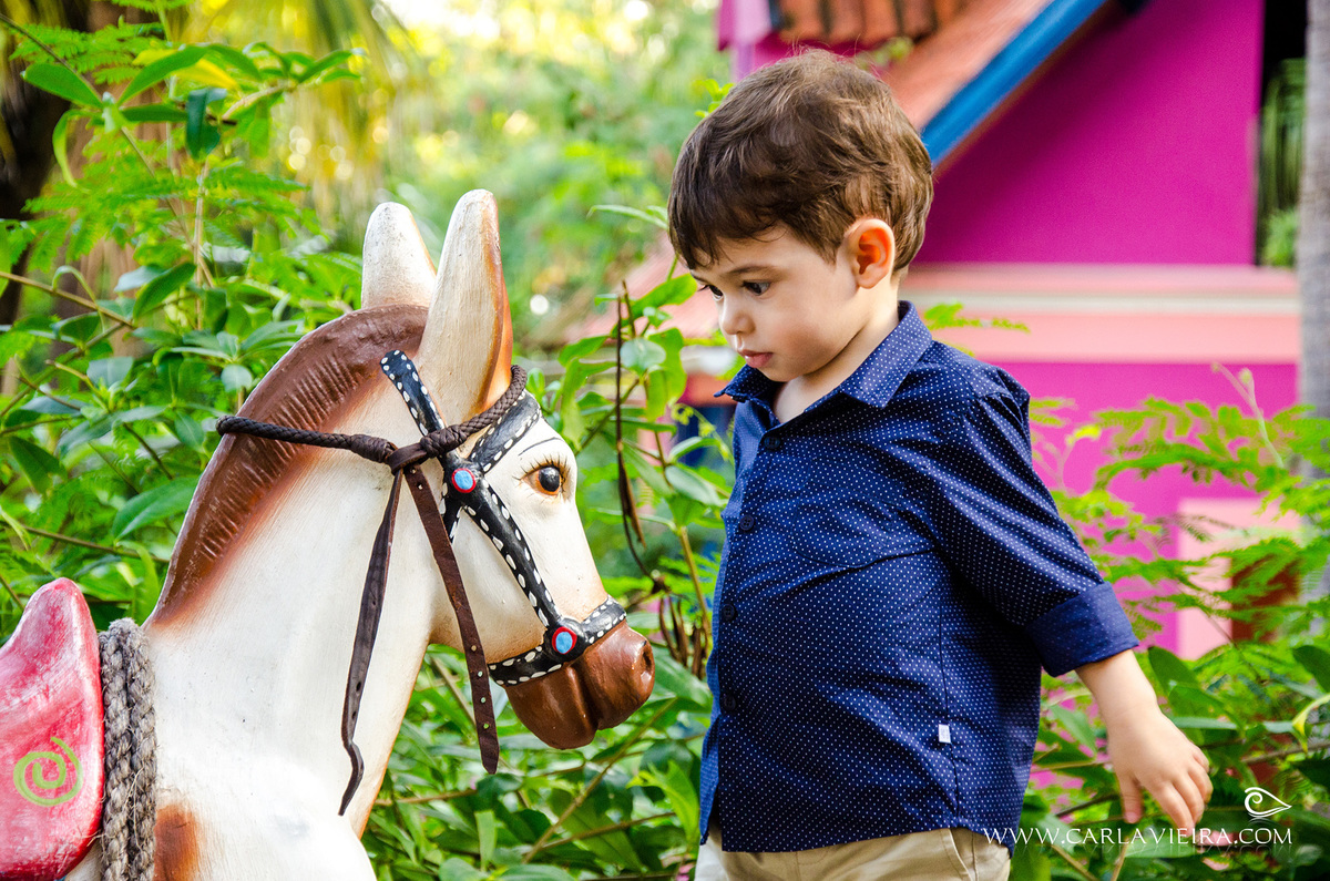 João Vítor - 2 anos; festa infantil; aniversário;  tema avião; festa no play; carla vieira fotografia