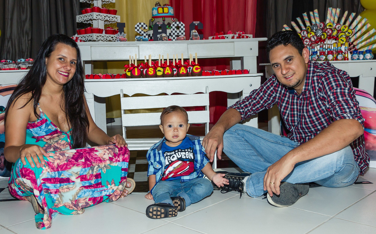 Família posa para foto  pelo fotógrafo Douglas Maia