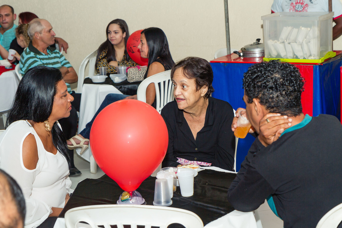 Vovó feliz  pelo fotógrafo Douglas Maia